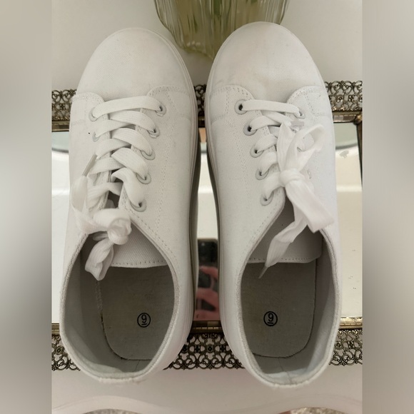 2” Platform canvas tennis shoes - Picture 2 of 6